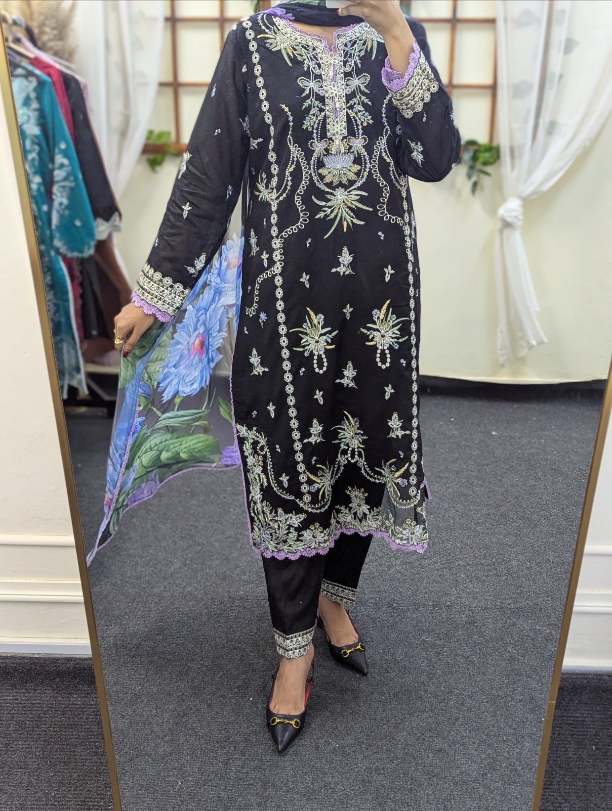 Roheenaz Hania Aashiyana Ready to wear Lawn 25'