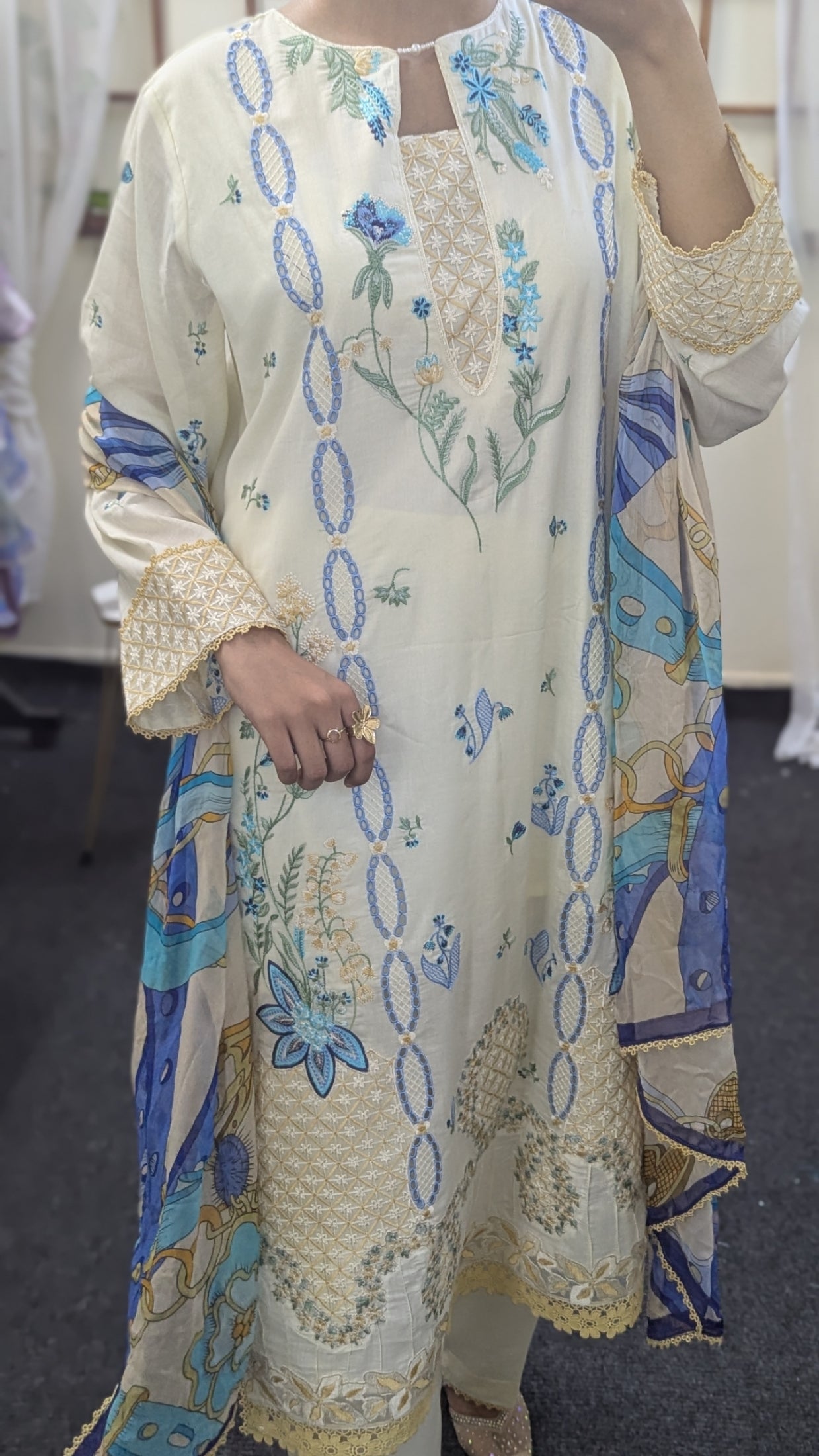 Roheenaz Zoya Aashiyana Ready to wear Lawn 25'